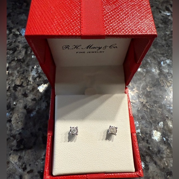 Diamond Stud Earrings - Picture 1 of 2